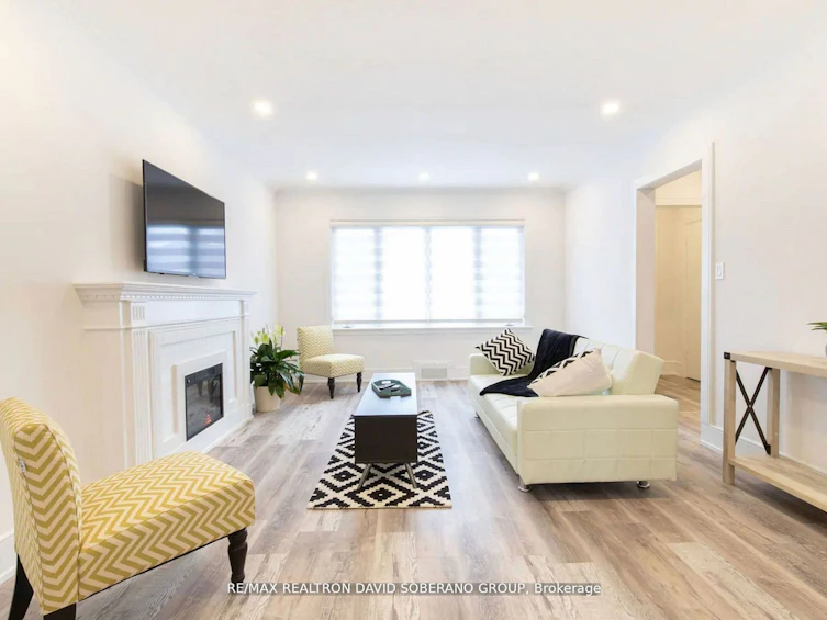 55 Raeburn Avenue, Toronto, ON, M3H 1G9 - 4