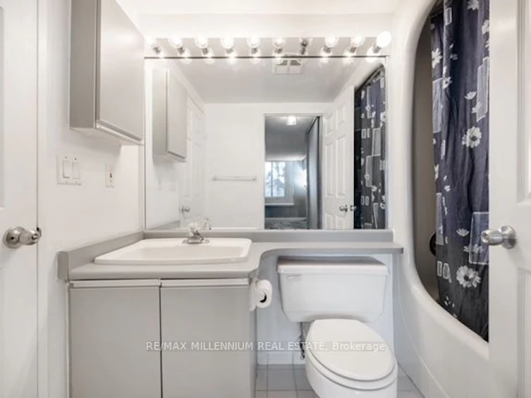 312-7 Bishop Avenue, Toronto, ON, M2M 4J4 - 8