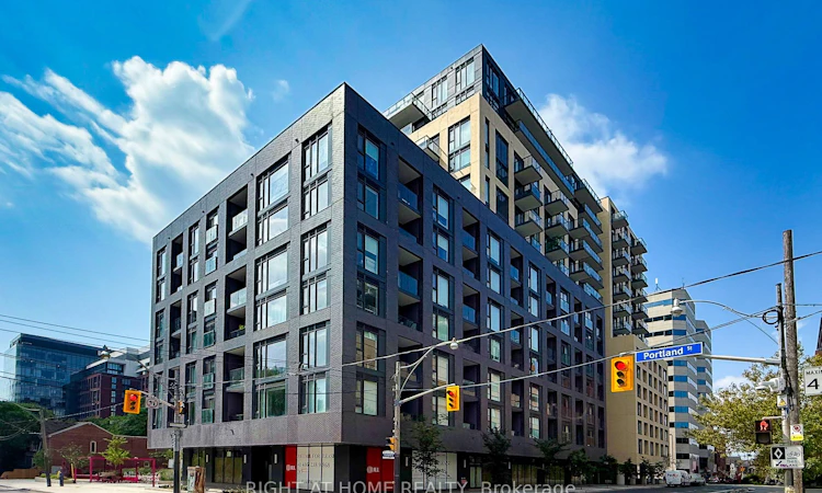 623-543 Richmond Street W