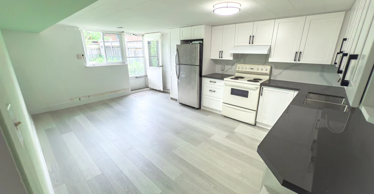 10 Clipper Road, Toronto, ON, M2J 4C9 - 6