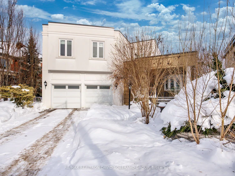 11 Thamesford Court, Toronto, ON, M3H 5Z9