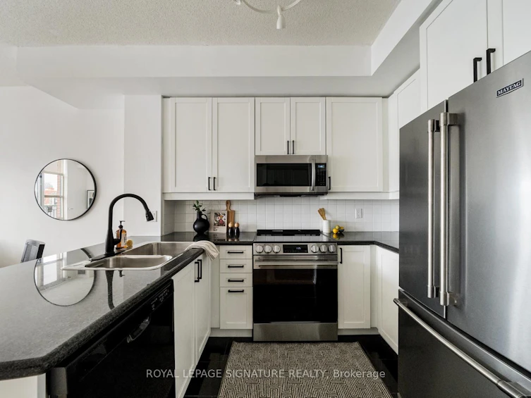 PH 612-901 Queen Street W, Toronto, ON, M6J 3X4 - 3