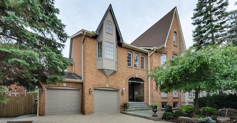 11 York Road, Toronto, ON, M2L 1H4