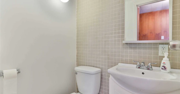 Lower Fl-231 Goulding Avenue, Toronto, ON, M2R 2P6 - 11