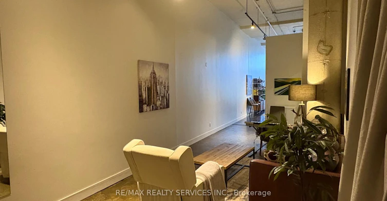 406-90 Sumach Street, Toronto, ON, M5A 4R4 - 3