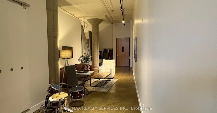 406-90 Sumach Street, Toronto, ON, M5A 4R4 - 2