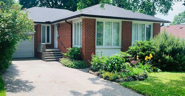 23 Fenelon Drive, Toronto, ON, M3A 3K2
