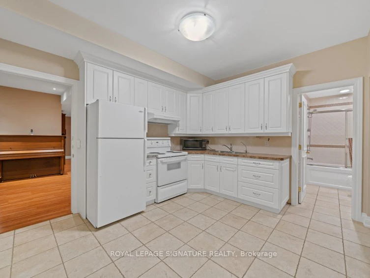 428 Glengrove Avenue, Toronto, ON, M5N 1X2 - 25