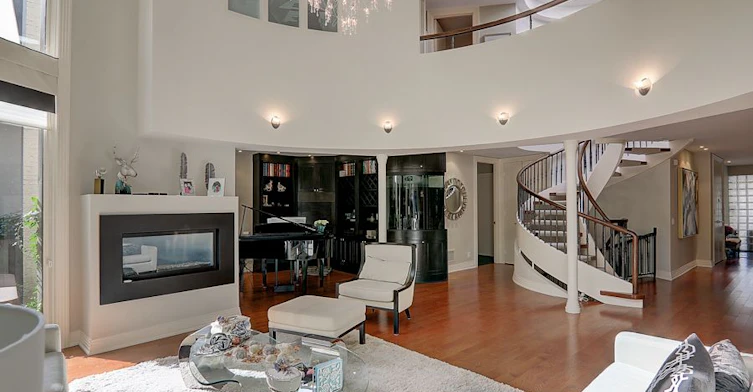 35 Gardiner Road E, Toronto, ON, M5P 3B6 - 9