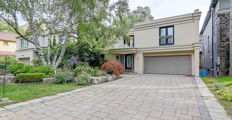 35 Gardiner Road E, Toronto, ON, M5P 3B6