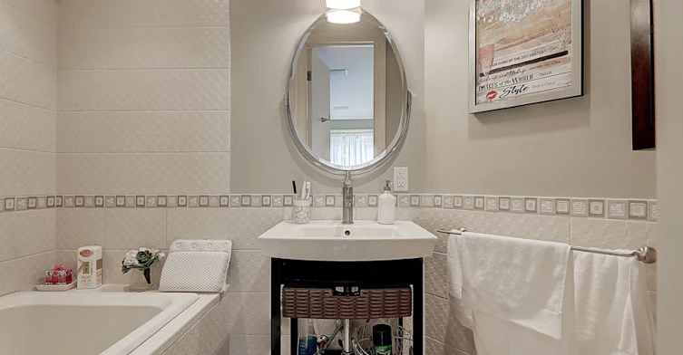 35 Gardiner Road E, Toronto, ON, M5P 3B6 - 25