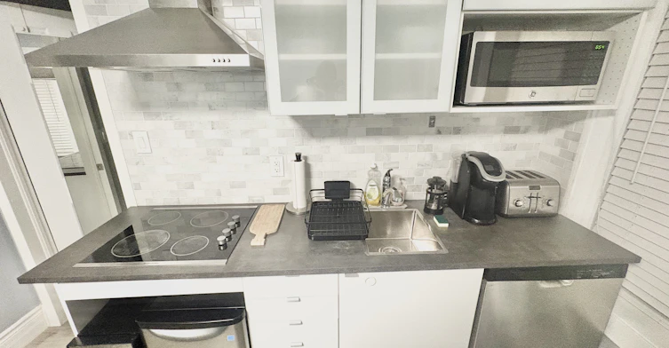 2-11 Saint Patricks Square, Toronto, ON, M5T 1W8 - 3
