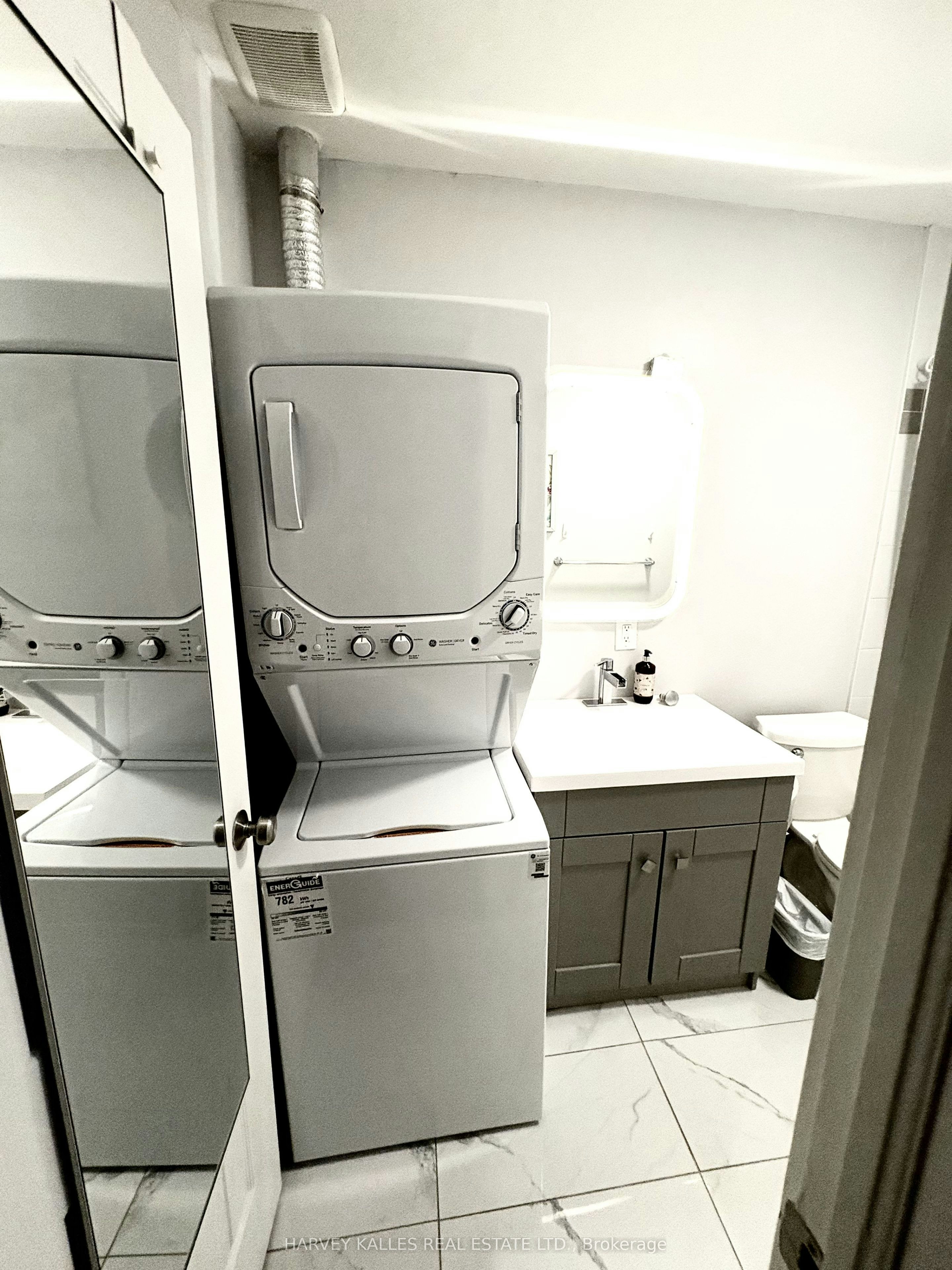 2-11 Saint Patricks Square, Toronto, ON, M5T 1W8 - 15