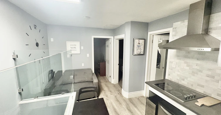 2-11 Saint Patricks Square, Toronto, ON, M5T 1W8 - 2