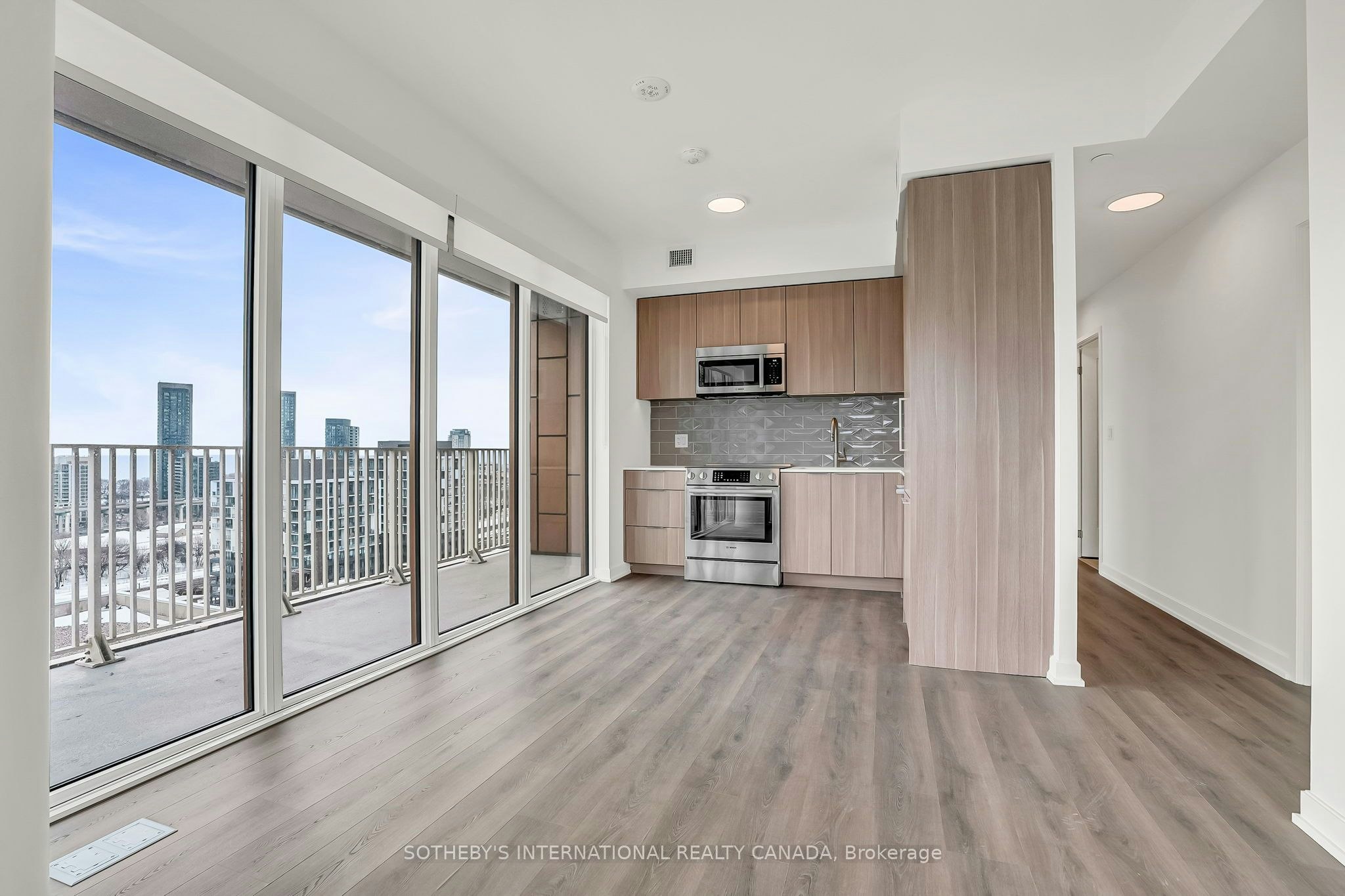 1416-88 Bathurst Street, Toronto, ON, M5W 0W8