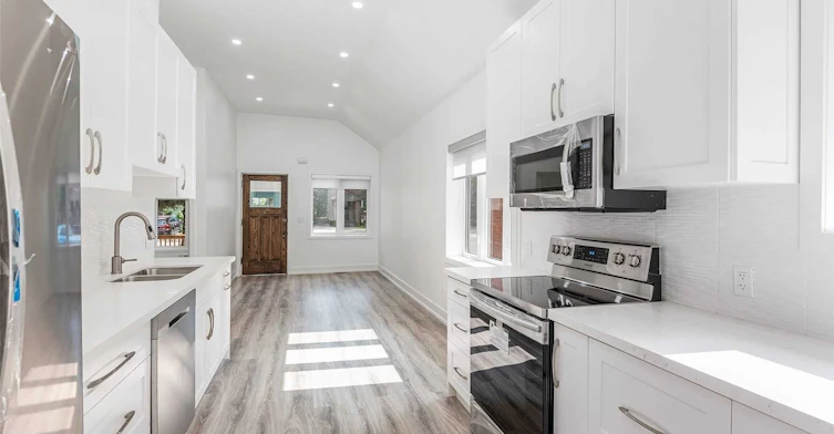 76 Lawrence Avenue W, Toronto, ON, M5M 1A6 - 3