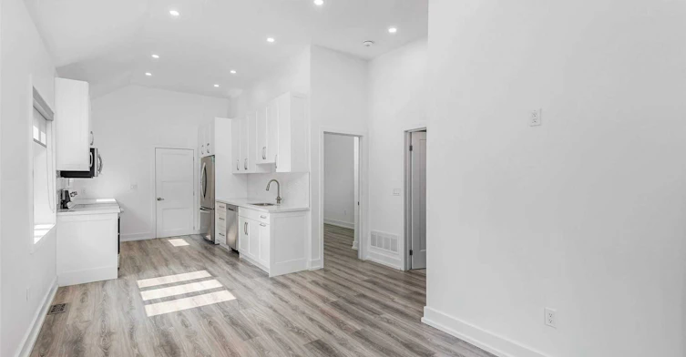 76 Lawrence Avenue W, Toronto, ON, M5M 1A6 - 2