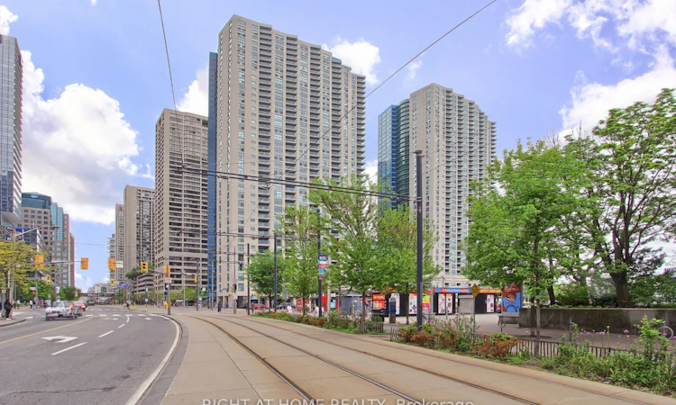 504-77 Harbour Square