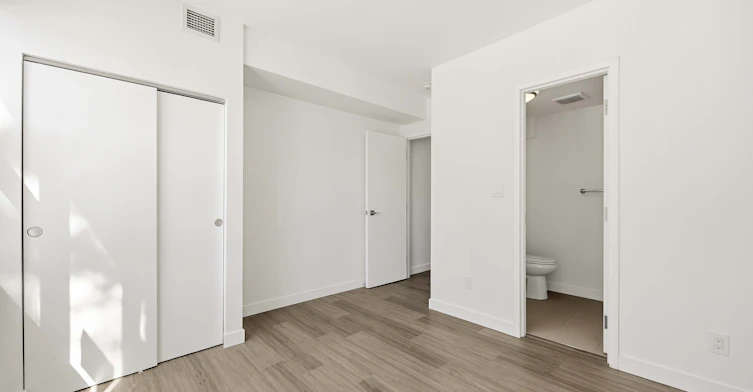 1-1A Leonard Avenue, Toronto, ON, M5T 2P8 - 24