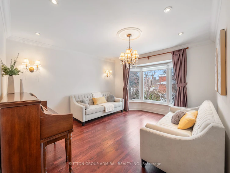 3 Larksong Court, Toronto, ON, M4A 2T5 - 5