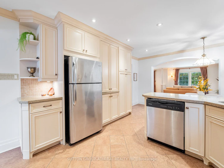 3 Larksong Court, Toronto, ON, M4A 2T5 - 11