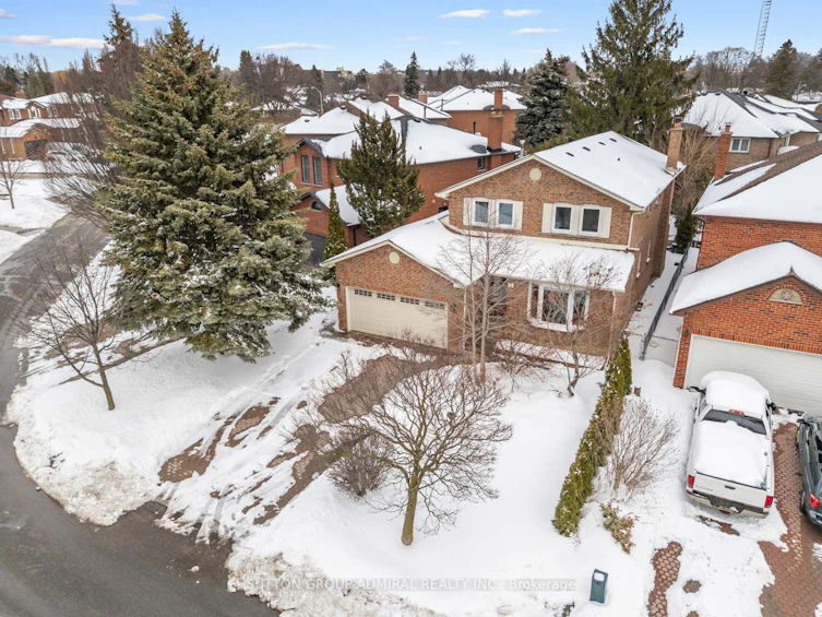 3 Larksong Court, Toronto, ON, M4A 2T5 - 43
