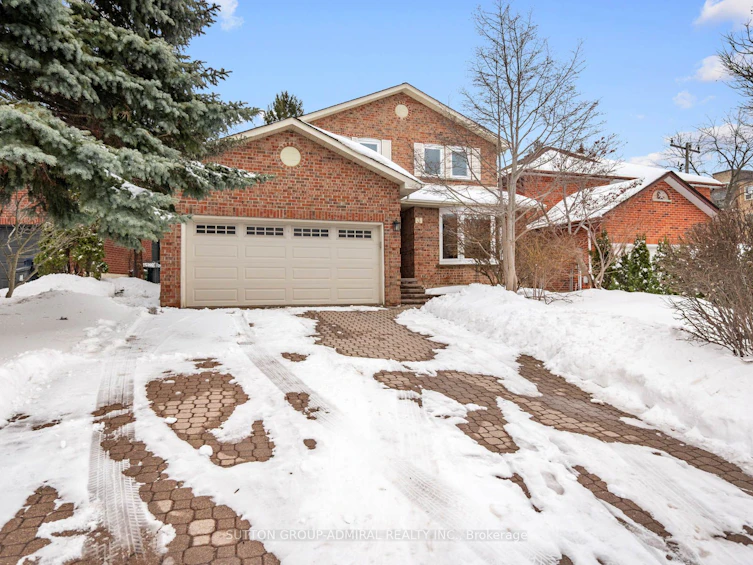 3 Larksong Court, Toronto, ON, M4A 2T5