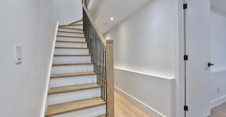 CoachHs-50A Lanark Avenue, Toronto, ON, M6C 2B4 - 2