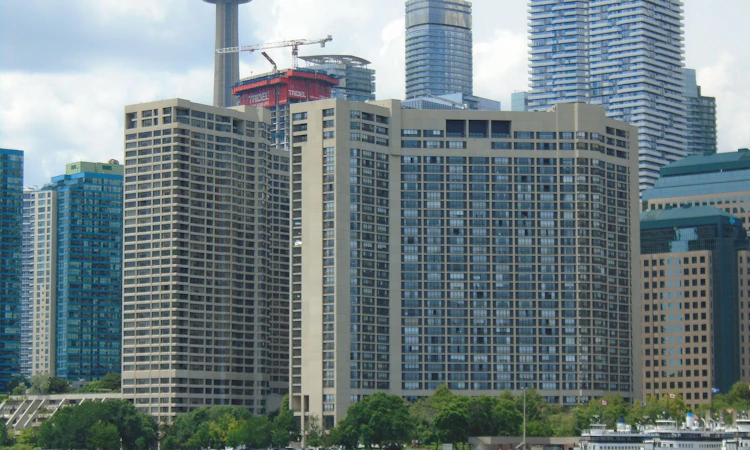838-33 Harbour Square