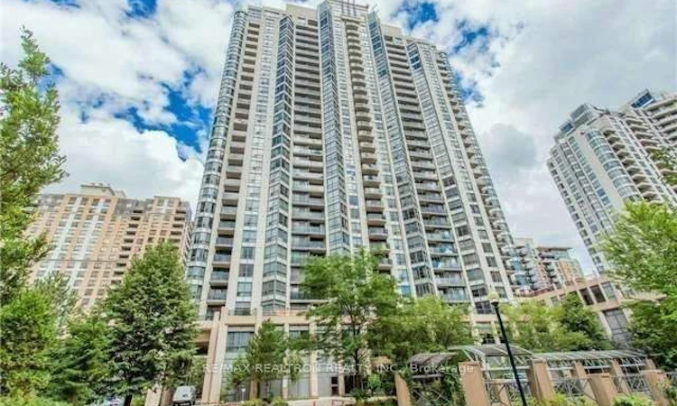 2708-10 Northtown Way