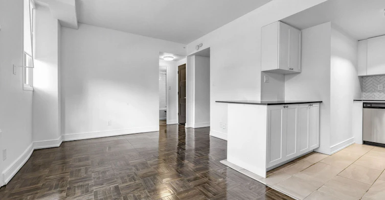 102-70 Spadina Road, Toronto, ON, M5R 2T6 - 13