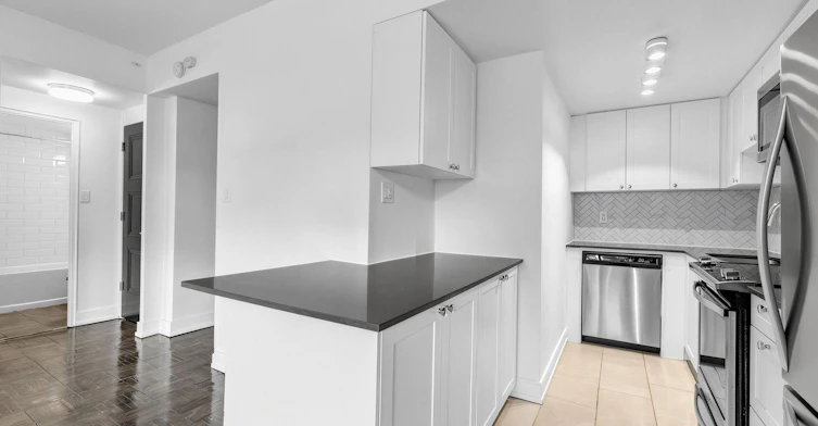 102-70 Spadina Road, Toronto, ON, M5R 2T6 - 14