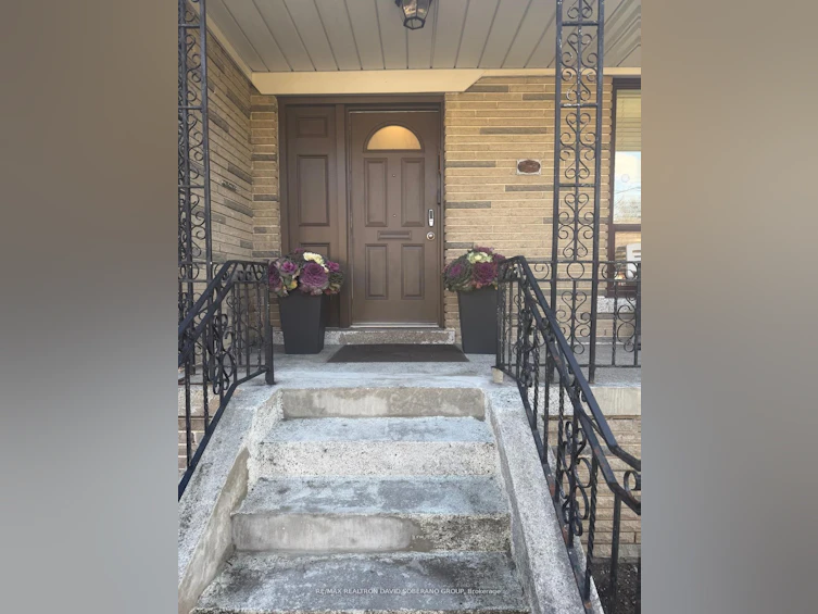 89 Allingham Gardens N/A, Toronto, ON, M3H 1X9 - 3