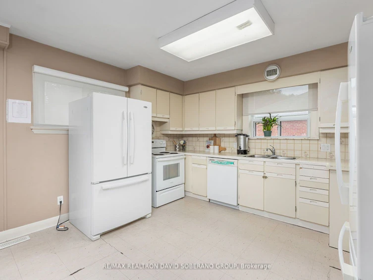 89 Allingham Gardens N/A, Toronto, ON, M3H 1X9 - 14