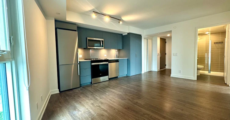 223-30 Tretti Way, Toronto, ON, M3H 0E3 - 2