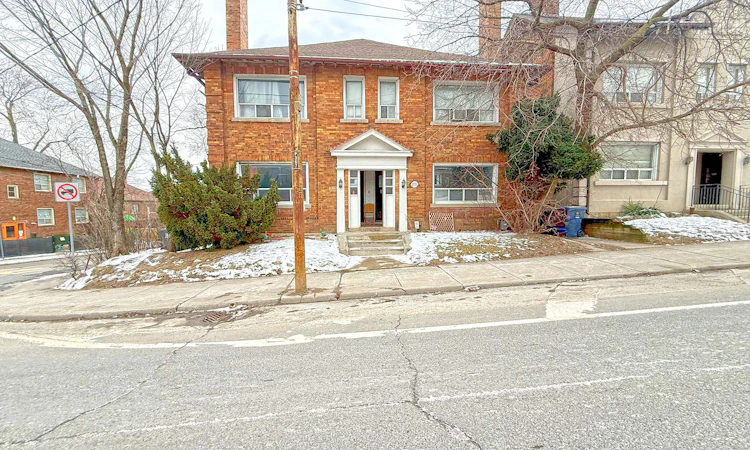 1131 Avenue Road