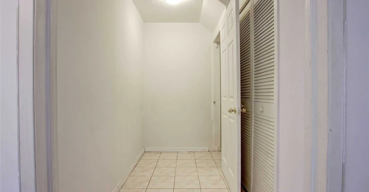 Lower-14 Angus Drive, Toronto, ON, M2J 2X1 - 9
