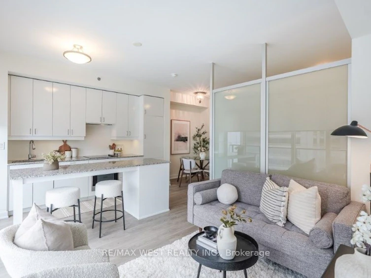 2210-426 University Avenue, Toronto, ON, M5G 1S9