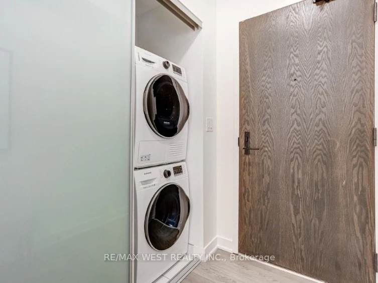 2210-426 University Avenue, Toronto, ON, M5G 1S9 - 7