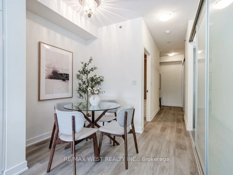 2210-426 University Avenue, Toronto, ON, M5G 1S9 - 9