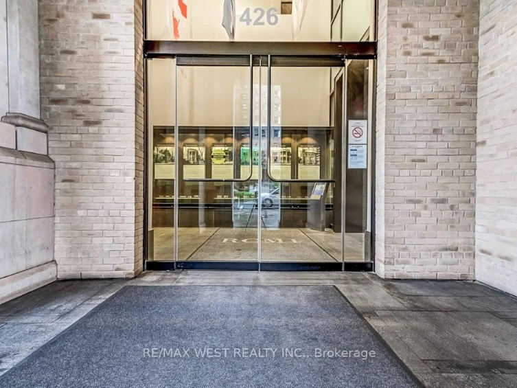 2210-426 University Avenue, Toronto, ON, M5G 1S9 - 4