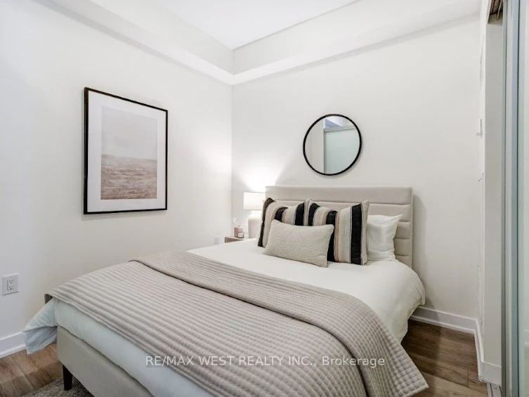 2210-426 University Avenue, Toronto, ON, M5G 1S9 - 15