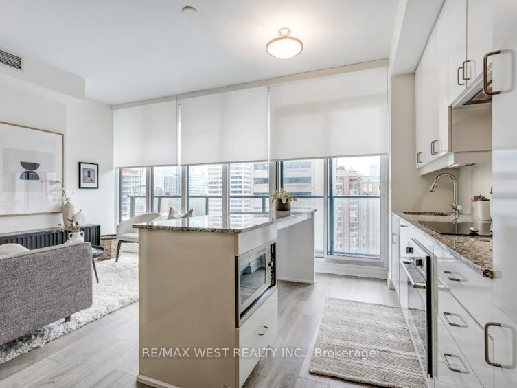 2210-426 University Avenue, Toronto, ON, M5G 1S9 - 11
