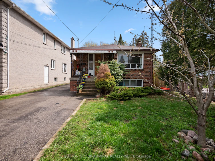 45 Northwood Drive, Toronto, ON, M2M 2J9