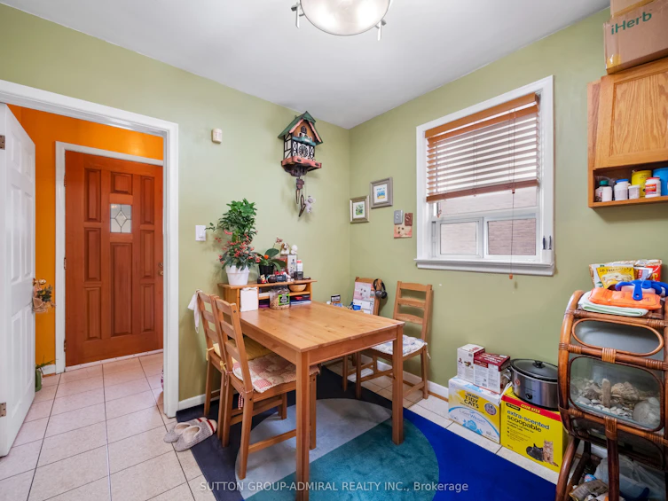 45 Northwood Drive, Toronto, ON, M2M 2J9 - 8
