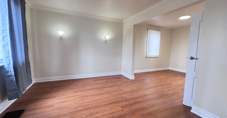 121 Bishop Avenue, Toronto, ON, M2M 1Z6 - 3