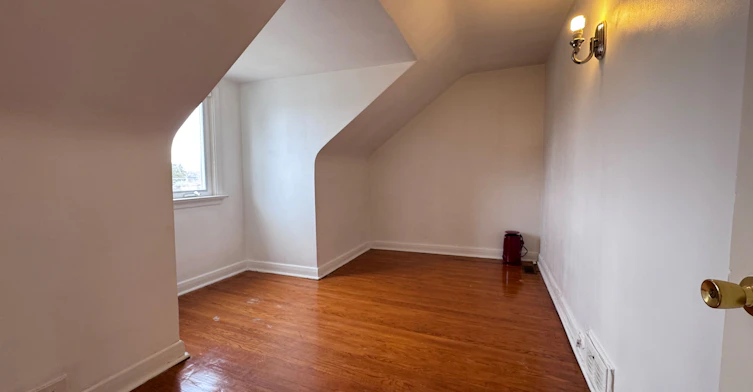121 Bishop Avenue, Toronto, ON, M2M 1Z6 - 7