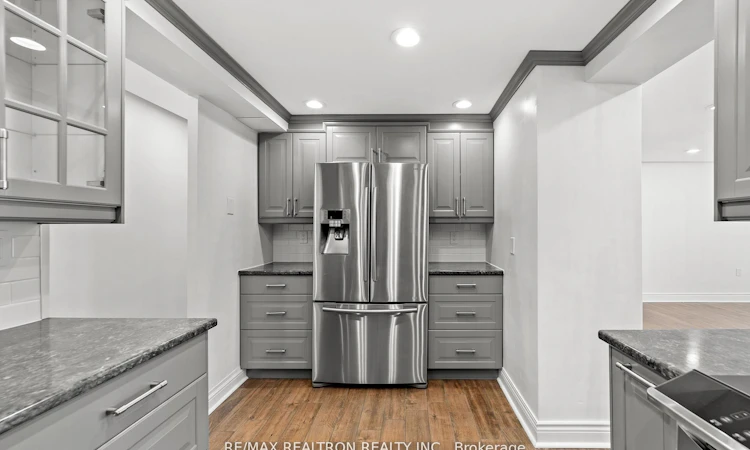 702-130 Neptune Drive