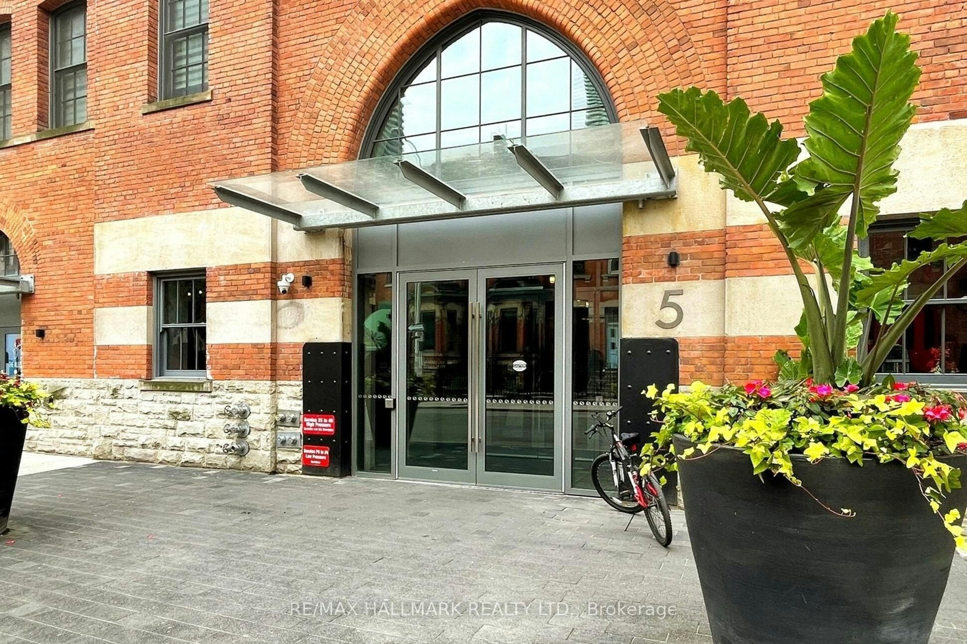 904-5 St Joseph Street, Toronto, ON, M4Y 0B6 - 40