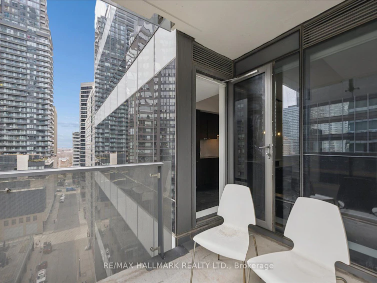 904-5 St Joseph Street, Toronto, ON, M4Y 0B6 - 27